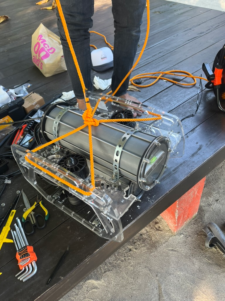 Low-cost DEEP-UNDER ROV prototype on a workbench